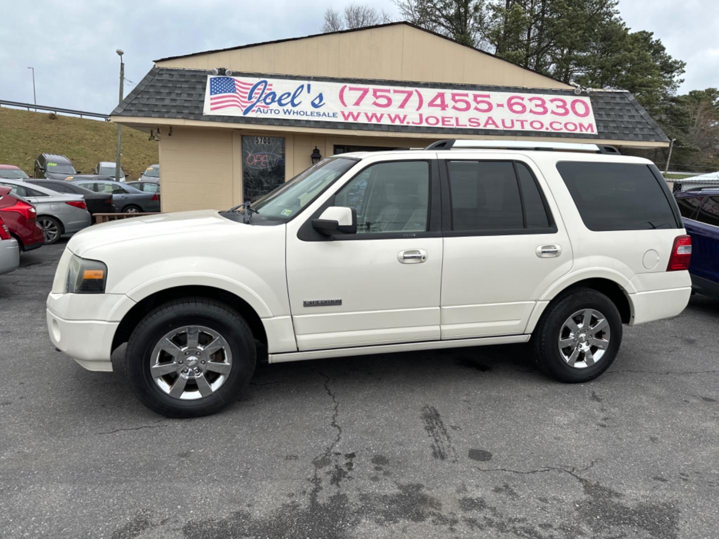 2008 WHITE Ford Expedition (1FMFU20598L) , located at 5700 Curlew Drive, Norfolk, VA, 23502, (757) 455-6330, 36.841885, -76.209412 - Photo#0